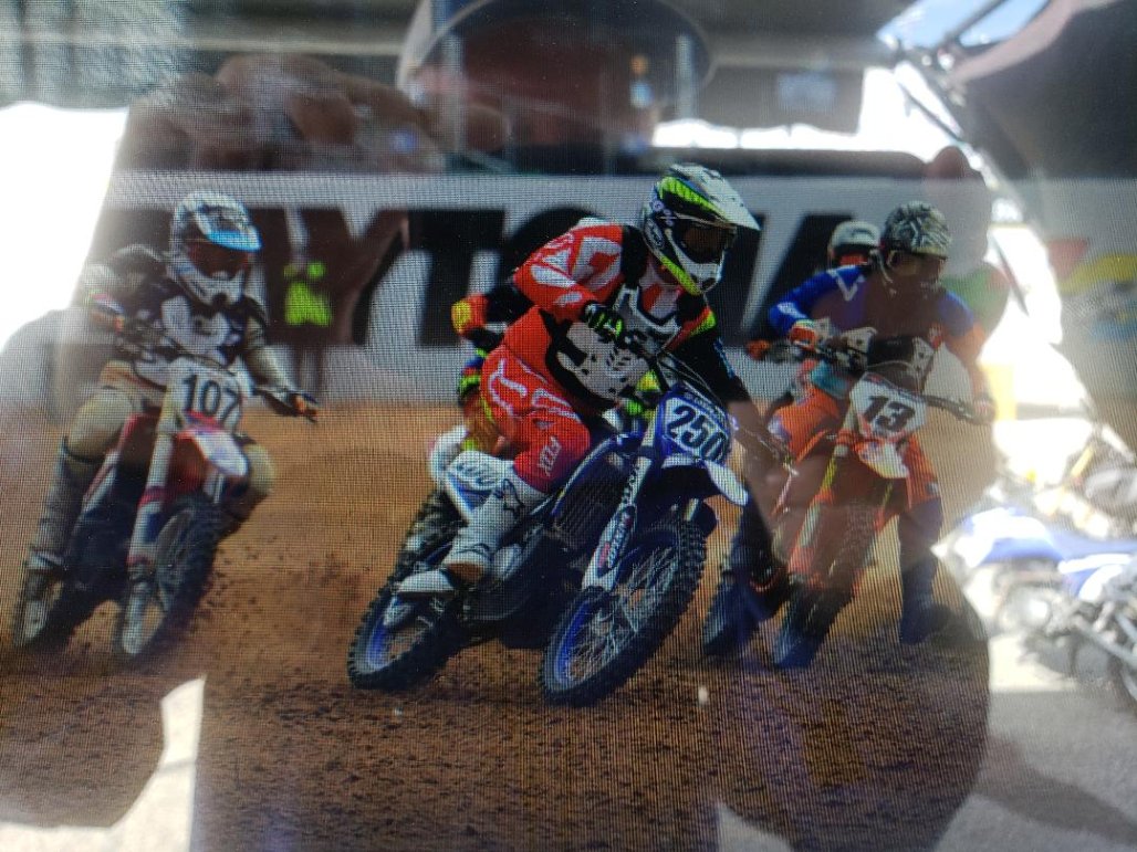 holeshot.jpg